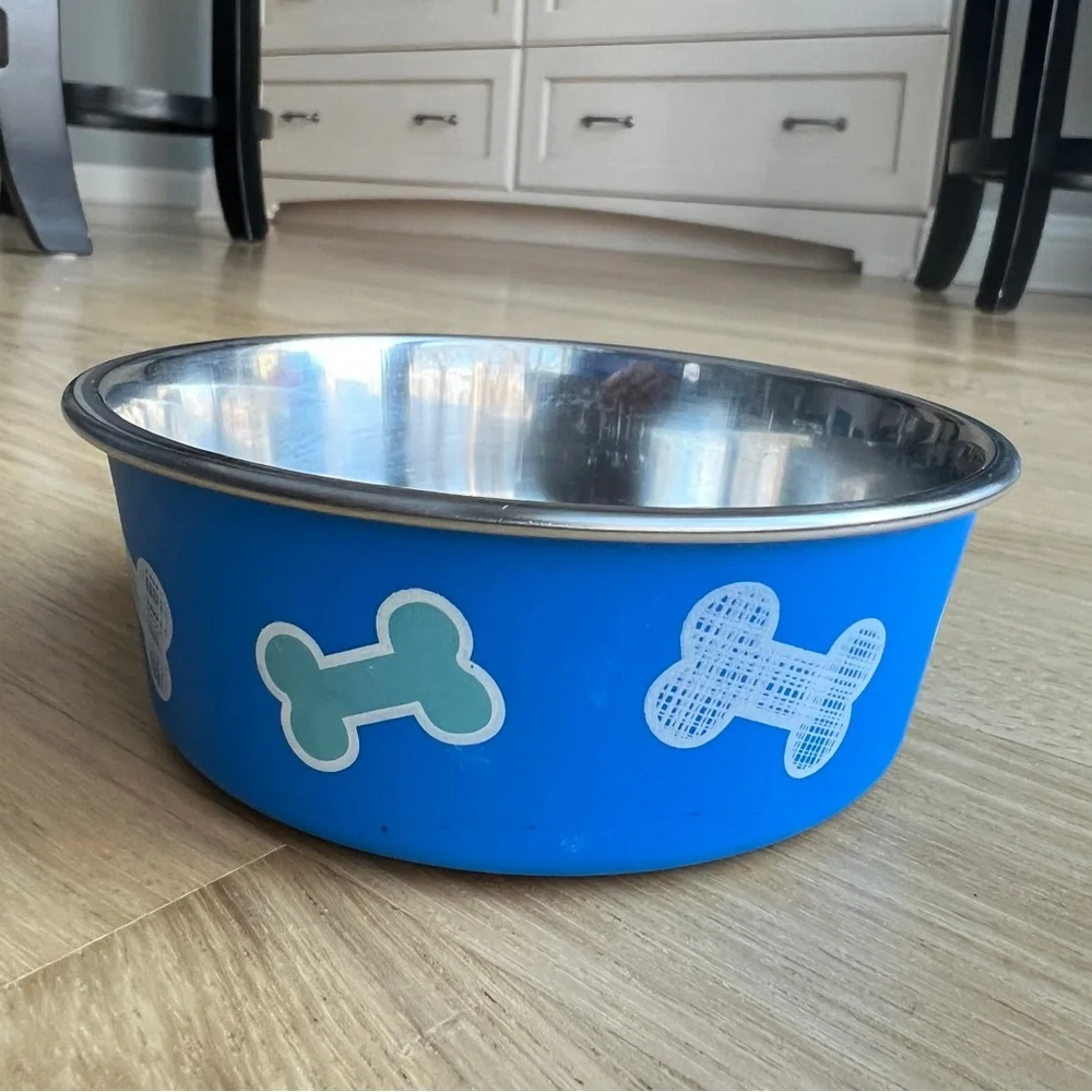 Stainless Steel Pet Bowl Blue With Dog Bone Design Non Skid Bottom